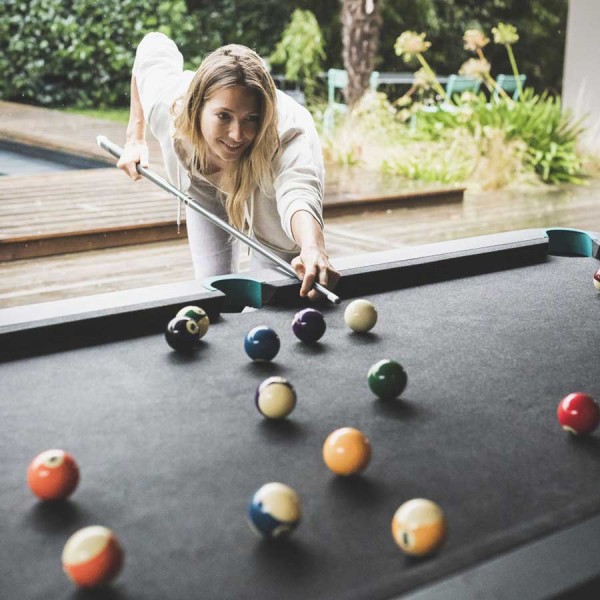 Biljard Hyphen črne barve z light grey podlogo